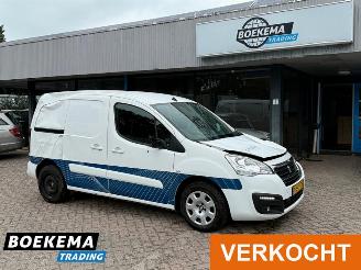 krockskadad bil bedrijf Peugeot Partner 120 1.6 BlueHDi Premium Navigatie Cruise PDC Airco Schuifdeur 2018/11