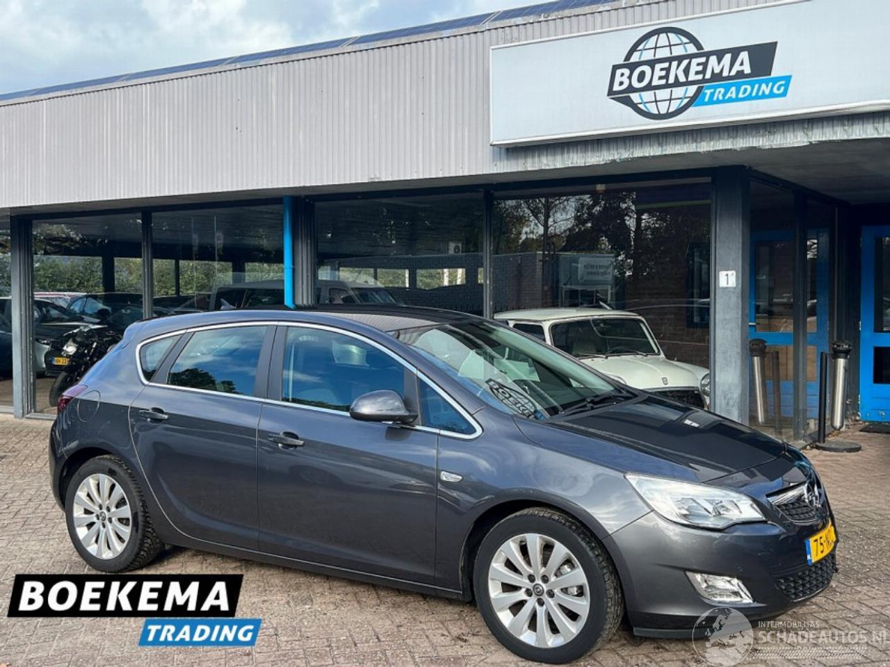 Opel Astra 1.6 Cosmo Navigatie Cruise Climate PDC