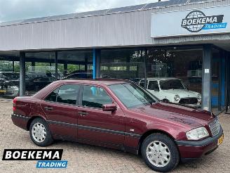 Vaurioauto  passenger cars Mercedes C-klasse 180 Esprit Trekhaak 1997/1