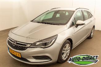 dommages Opel Astra Sport Tourer 1.6 CDTI Navi Business +