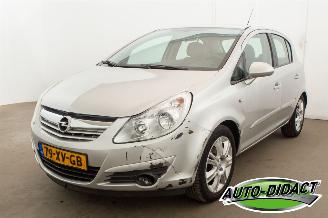 Opel Corsa 1.4-16V Cosmo picture 1