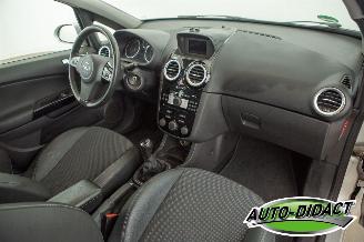 Opel Corsa 1.4-16V Cosmo picture 17