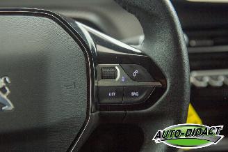 Peugeot 208 1.5 Active Pack Clima Navi picture 13