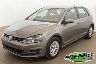 krockskadad bil auto Volkswagen Golf 1.6 TDI Clima Navi 2014/10