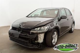 krockskadad bil auto Volkswagen Golf 1.0 Automaat Clima Trendline 2019/4