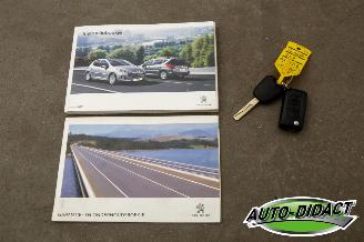 Peugeot 207 1.6 VTi Automaat Clima Navi Leder Pano Allure picture 27