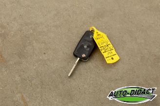 Volkswagen Transporter 2.0 TDI L2H1 Koelwagen Airco Navi picture 22