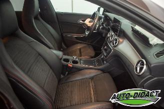 Mercedes Cla-klasse 180 Automaat Clima Navi Camera picture 19