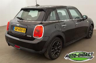 Mini Cooper 1.5 Airco Navi Business picture 4