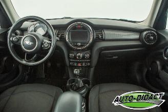 Mini Cooper 1.5 Airco Navi Business picture 22