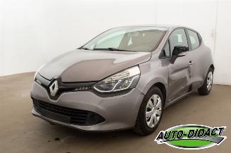 skadebil auto Renault Clio 1.2 2013/11