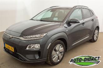 Unfallwagen Hyundai Kona EV Fashion 64 kWh Camera Navi Clima 2020/11