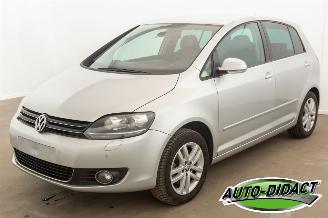 Damaged car Volkswagen Golf plus 2.0 TDI Automaat Navi Clima Leder Highline 2011/11