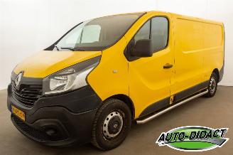skadebil bedrijf Renault Trafic 1.6 dCi L2H1 Airco Comfort Energy 2017/2