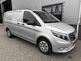 krockskadad bil bedrijf Mercedes Vito 114CDI Lang Automaat 2021/1