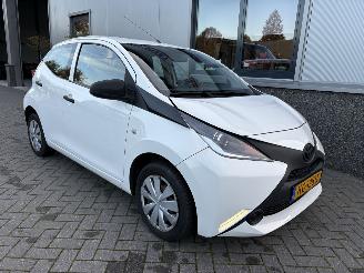 Schadeauto Toyota Aygo 1.0 VVT-i 5drs 2015/11