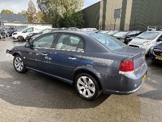 Opel Vectra 1.8 16V Executive Automaat picture 19