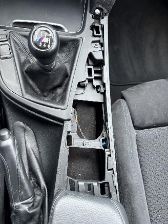 BMW 3-serie 318i M-Sport picture 16