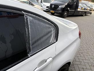 BMW 3-serie 318i M-Sport picture 21