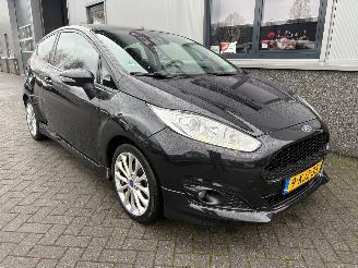 Damaged car Ford Fiesta 1.0 EcoBoost 125pk Sport 2013/5