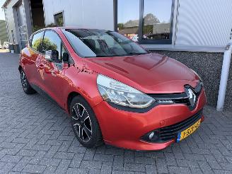 skadebil auto Renault Clio 0.9 TCe Expression 2013/10