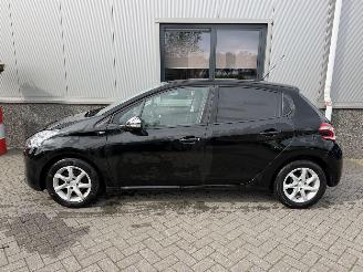 Peugeot 208 1.2 PureTech Style picture 29