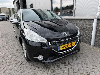 Peugeot 208 1.2 PureTech Style picture 3