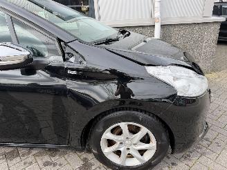 Peugeot 208 1.2 PureTech Style picture 14