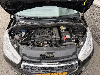 Peugeot 208 1.2 PureTech Style picture 19