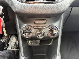 Peugeot 208 1.2 PureTech Style picture 34