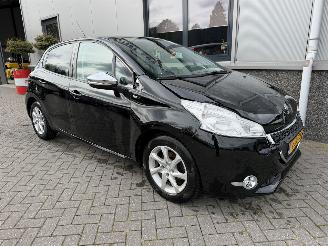 Peugeot 208 1.2 PureTech Style picture 5