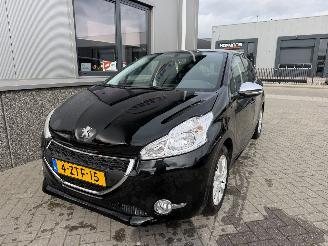 Peugeot 208 1.2 PureTech Style picture 31