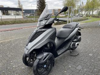 krockskadad bil auto Piaggio MP3 300 Yourban Autorijbewijs 2017/5