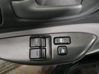 Toyota Yaris Yaris (P1) Hatchback 1.3 16V VVT-i (2SZFE) [63kW]  (08-1999/11-2005) picture 13