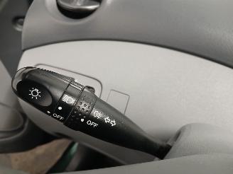 Toyota Yaris Yaris (P1) Hatchback 1.3 16V VVT-i (2SZFE) [63kW]  (08-1999/11-2005) picture 14
