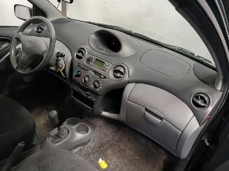 Toyota Yaris Yaris (P1) Hatchback 1.3 16V VVT-i (2SZFE) [63kW]  (08-1999/11-2005) picture 8