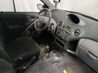 Toyota Yaris Yaris (P1) Hatchback 1.3 16V VVT-i (2SZFE) [63kW]  (08-1999/11-2005) picture 9