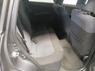 Mitsubishi Outlander Outlander (CU) SUV 2.0 16V 4x2 (4G63(16V)) [100kW]  (05-2003/10-2006) picture 10