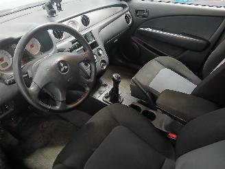 Mitsubishi Outlander Outlander (CU) SUV 2.0 16V 4x2 (4G63(16V)) [100kW]  (05-2003/10-2006) picture 12