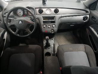 Mitsubishi Outlander Outlander (CU) SUV 2.0 16V 4x2 (4G63(16V)) [100kW]  (05-2003/10-2006) picture 11
