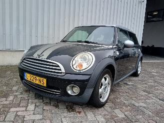 uszkodzony samochody osobowe Mini Mini Clubman (R55) Combi 1.6 16V Cooper (N12-B16A) [88kW]  (10-2007/12-2013=
) 2009/2