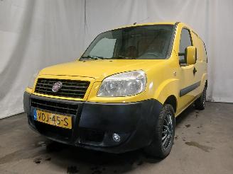 uszkodzony samochody osobowe Fiat Doblo Doblo Cargo (223) Van 1.6 16V (182.B.6000(Euro 3)) [76kW]  (10-2001/10=
-2005) 2009/11