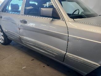 Mercedes S-klasse S (W126) Sedan 420 SE,SEL (M116.965) [160kW]  (10-1985/12-1987) picture 19