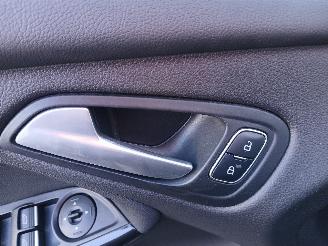 Ford Focus Focus 3 Hatchback 1.0 Ti-VCT EcoBoost 12V 125 (M1DA(Euro 5)) [92kW]  (=
02-2012/05-2018) picture 13