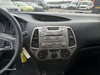 Hyundai I-20 i20 Hatchback 1.2i 16V (G4LA) [57kW]  (09-2008/12-2012) picture 16
