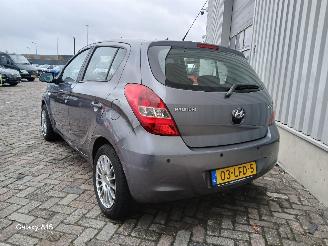 Hyundai I-20 i20 Hatchback 1.2i 16V (G4LA) [57kW]  (09-2008/12-2012) picture 5
