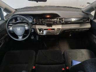 Honda Fr-v FR-V (BE) MPV 1.7 16V (D17A2) [92kW]  (02-2005/12-2006) picture 13