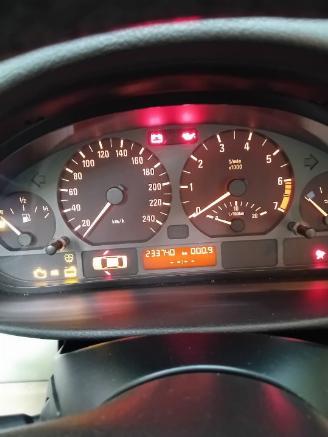 BMW 3-serie 3 serie (E46/4) Sedan 318i 16V (N42-B20A) [105kW]  (09-2001/02-2005) picture 2