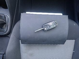 Volkswagen Polo Polo V (6R) Hatchback 1.2 12V BlueMotion Technology (CGPA(Euro 5)) [51=
kW]  (06-2009/05-2014) picture 19