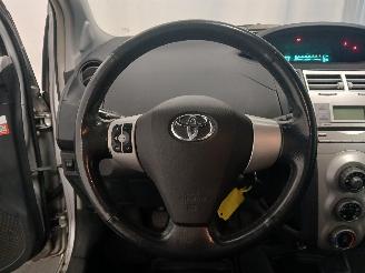 Toyota Yaris Yaris II (P9) Hatchback 1.3 16V VVT-i (2SZFE) [64kW]  (08-2005/11-2010=
) picture 18